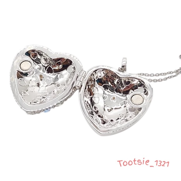 Swarovski - Clara Rose Heart Locket Pendant Necklace. - Picture 4 of 6
